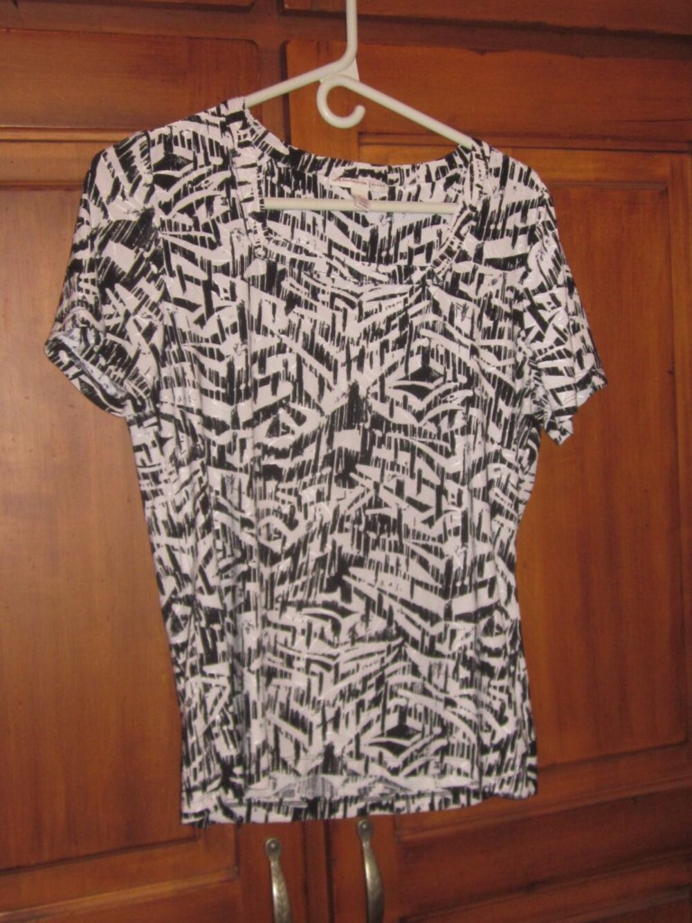 J M Collection Stretch Top White & Black - Picture 4 of 4